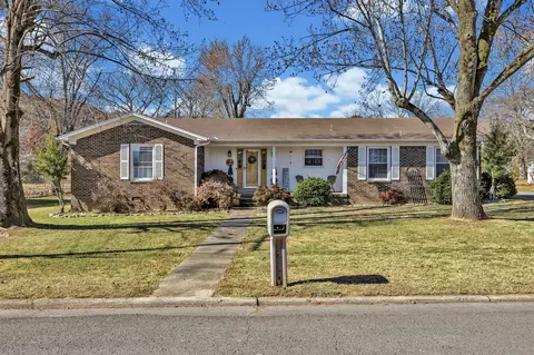 130 Morton Dr, Fayetteville, TN 37334