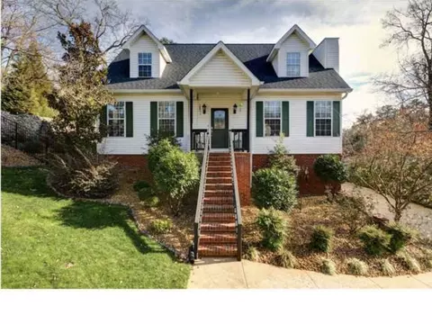 92 Rainbow Cir, Chattanooga, TN 37405