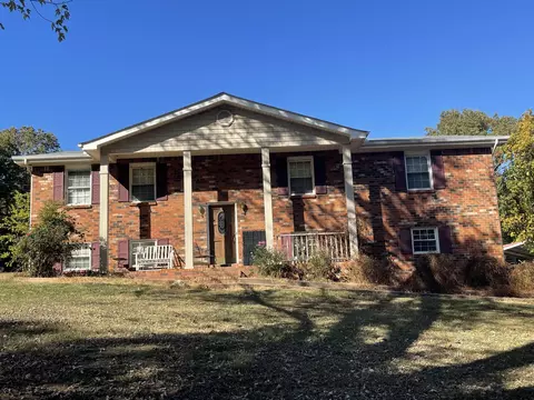 1901 Eric Dr, Rossville, GA 30741