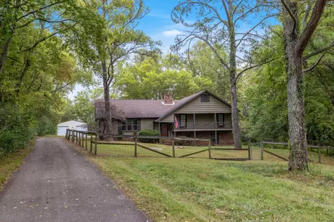 1522 Williamsport Pike, Columbia, TN 38401
