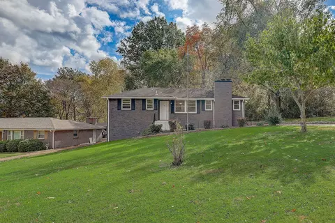 2935 Donna Hill Dr, Nashville, TN 37214