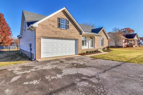 505 E Oakdale Dr, Lebanon, TN 37087