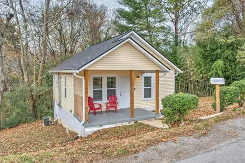104 Beasley Ave, Centerville, TN 37033