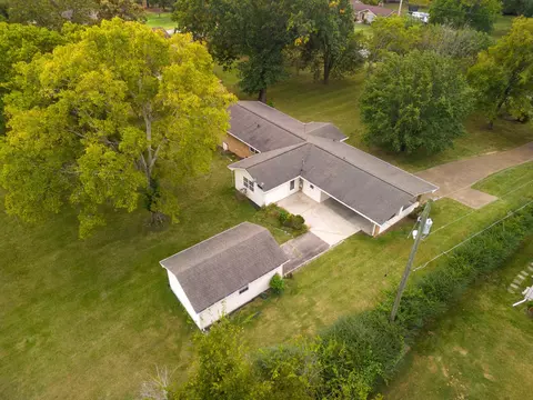 220 Harbor Dr, Hendersonville, TN 37075