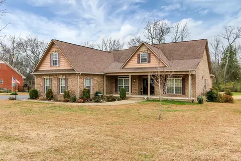 1414 Polo Fields Ln, Columbia, TN 38401