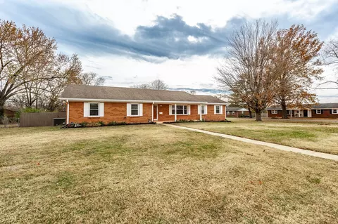 184 Sumner Ave, Gallatin, TN 37066