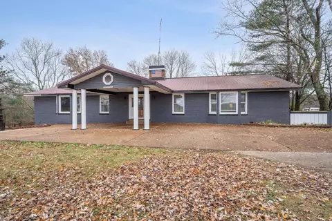 1030 Spring Creek Rd, Chapmansboro, TN 37035