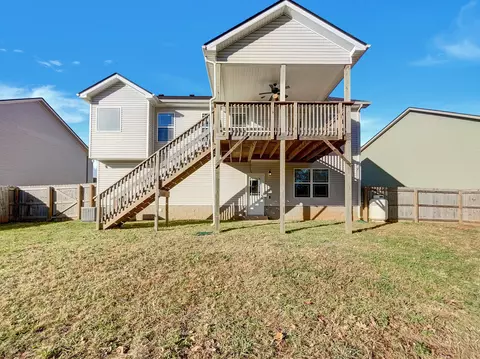 809 Rushing Dr, Clarksville, TN 37042