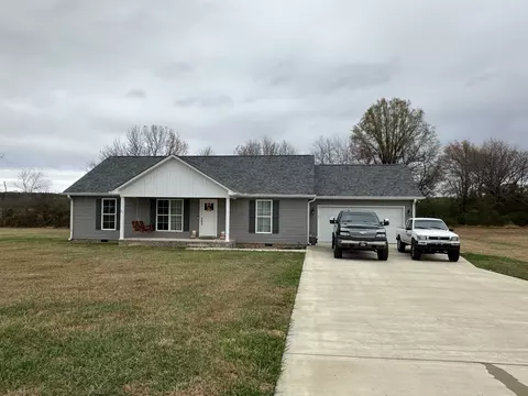 209 Campus Cir, Leoma, TN 38468