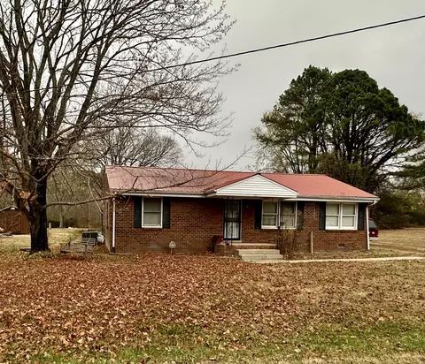 111 Beechwood Ave, Cornersville, TN 37047