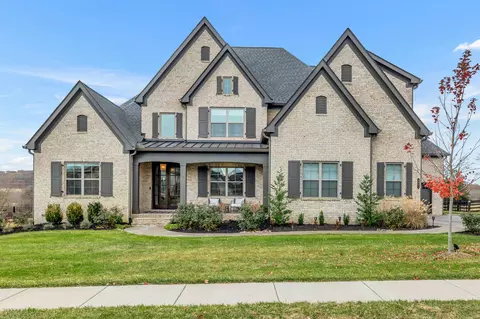 5821 Wagonvale Dr, Arrington, TN 37014