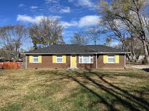 21 Concord Dr, Clarksville, TN 37042