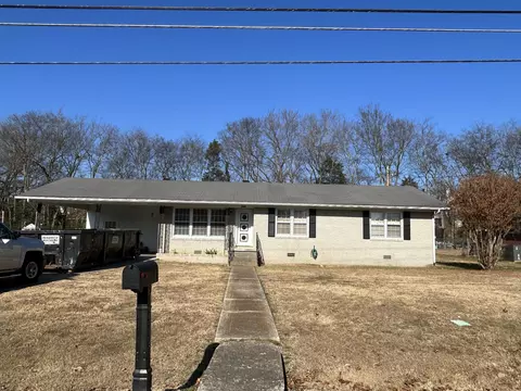 1015 Bagley Dr, Fayetteville, TN 37334