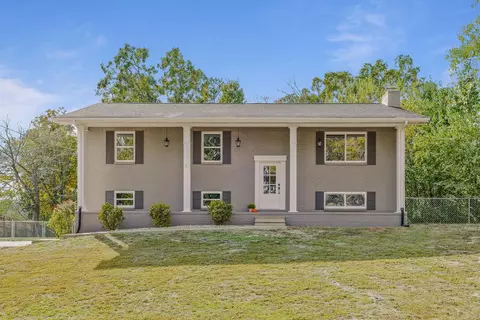 8441 Dunnhill Ln, Hixson, TN 37343