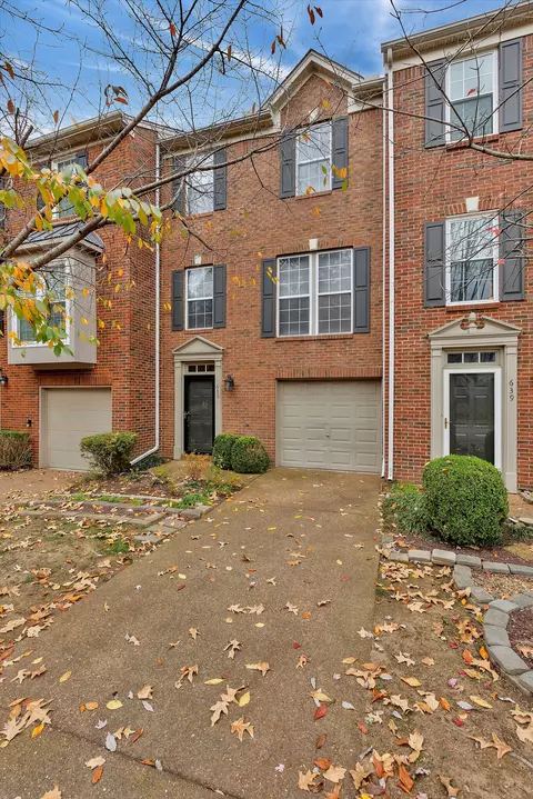 635 Huffine Manor Cir, Franklin, TN 37067