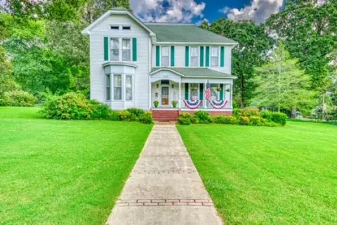 604 Jackson Ave N, Russellville, AL 35653