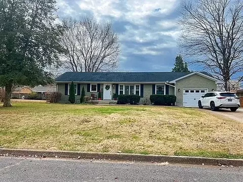537 Academy Dr, Lawrenceburg, TN 38464