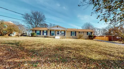 211 Cumberland Hills Dr, Madison, TN 37115