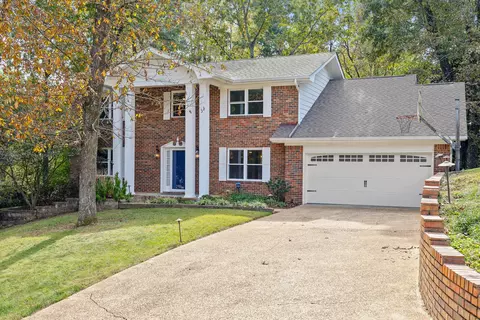 6742 Moss Lake Dr, Hixson, TN 37343