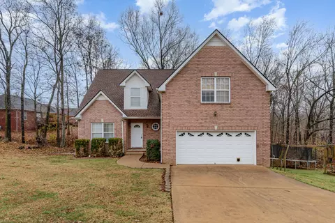 6006 Woodview Ct, Greenbrier, TN 37073