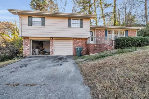 5810 Northwoods Dr, Hixson, TN 37343