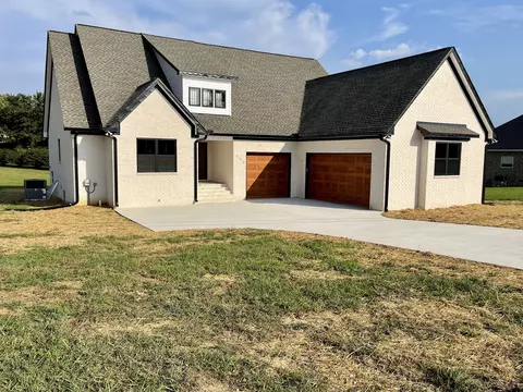 108 Courtney Ann Dr, Mcminnville, TN 37110