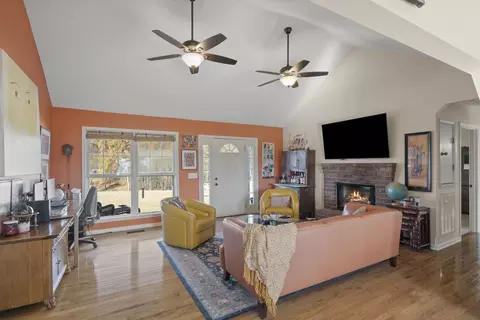 6717 E Benton Rd, Springfield, TN 37172 photo 7