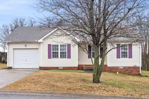304 Pappy Dr, Oak Grove, KY 42262