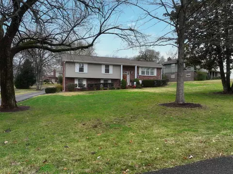 105 Sherbrooke Ln, Hendersonville, TN 37075