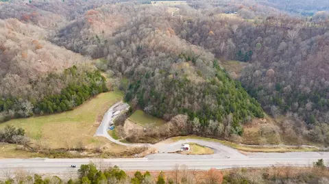 1679 Hartsville Rd, Lafayette, TN 37083