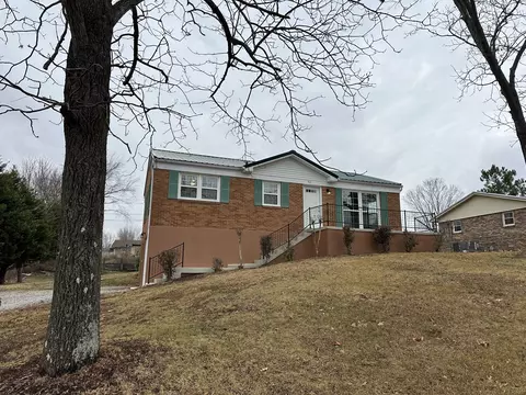 312 Avon St, Lawrenceburg, TN 38464