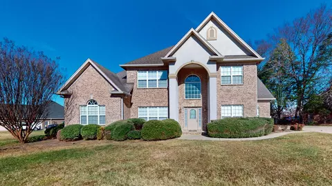 148 Lakepointe Rd, La Vergne, TN 37086