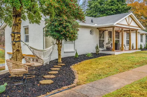2240 Craigmeade Cir, Nashville, TN 37214