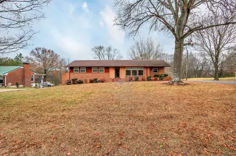 104 W Hardin Dr, Columbia, TN 38401
