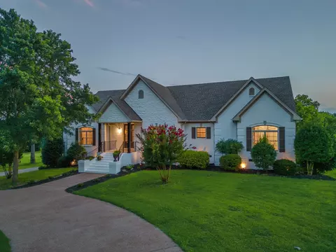 1062 Lakeshore Dr, Gallatin, TN 37066