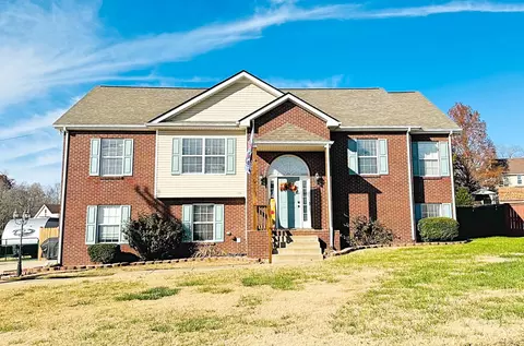 3382 Shivas Rd, Clarksville, TN 37042