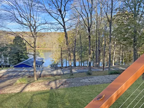 543 Hickman Shores Rd, Dover, TN 37058