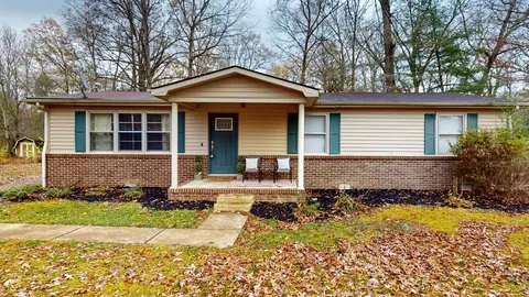 303 Inglewood Dr, Tullahoma, TN 37388