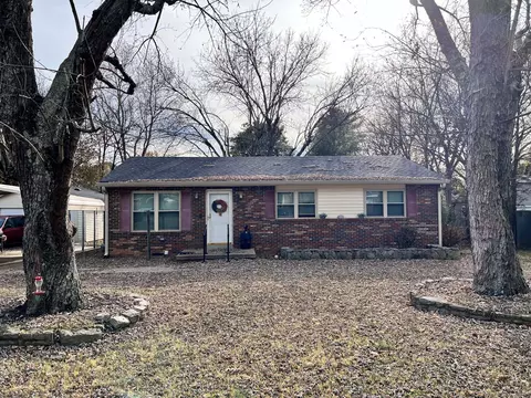 2014 Lynch Dr, Murfreesboro, TN 37130