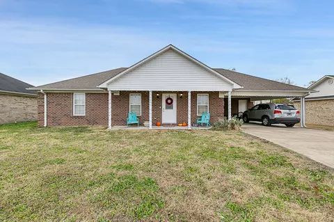 137 N Taylor Dr, Bells, TN 38006