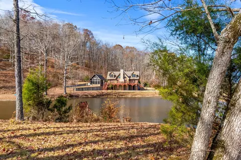 2000 Ugly Creek Rd, Duck River, TN 38454
