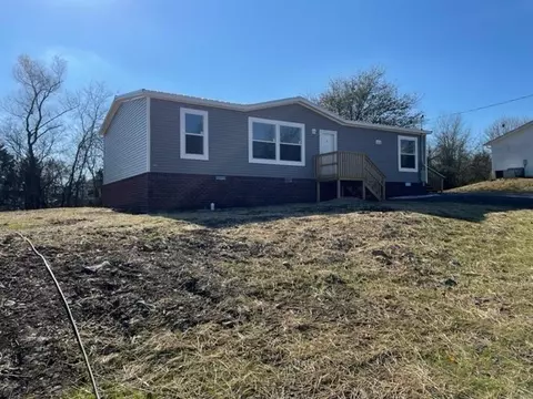 423 Dover St, Shelbyville, TN 37160