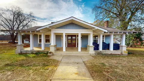 1002 Main St, Huntland, TN 37345