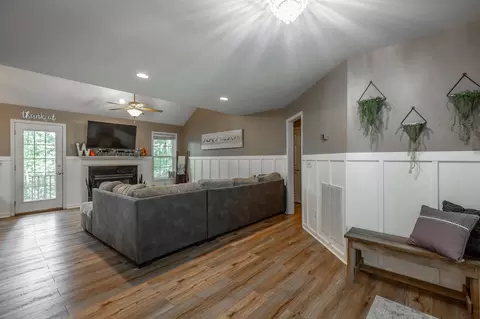 1106 Ridgeleigh Cir, Dalton, GA 30720
