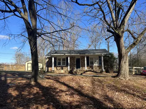20 Mcalister Ln, Fayetteville, TN 37334