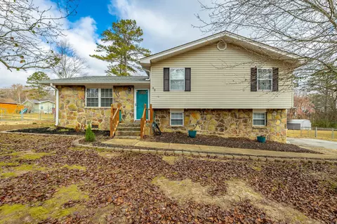 88 Hedgewood Dr, Chickamauga, GA 30707