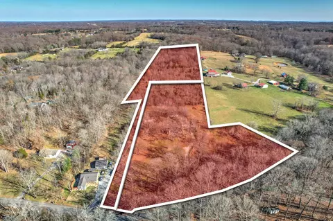 743 Bowling Branch Rd, Cottontown, TN 37048