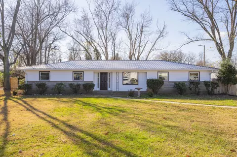 107 Cherry St, Smithville, TN 37166