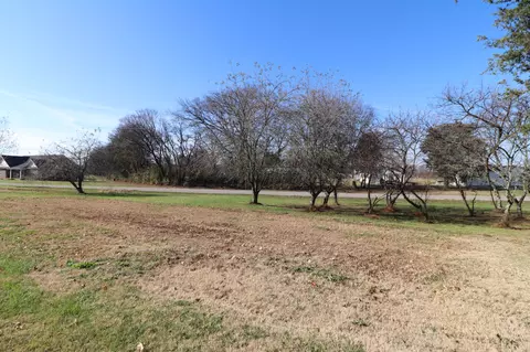 2 Autumn Ridge Ln, Lafayette, TN 37083