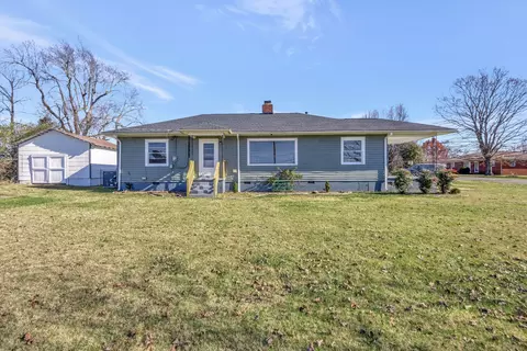 343 College Ct, Mcewen, TN 37101